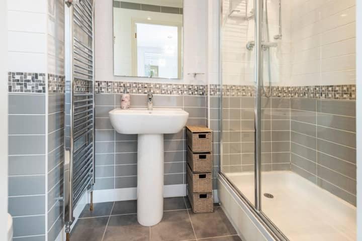 Bienvenue In Newhaven Luxury Superking Or Standard Or Budget Rooms Exterior photo